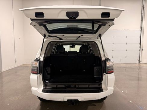 Used 2023 Toyota 4Runner SR5 Premium image 9