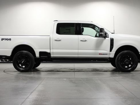 New 2026 Ford F250 Lariat w/ Black Appearance Package image 3