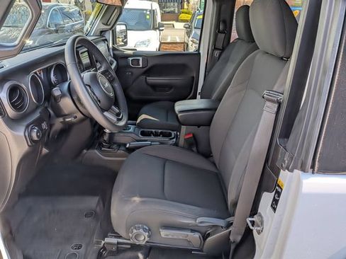 Used 2023 Jeep Wrangler Sport AWD/4WD image 9