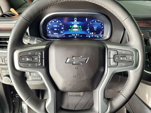 Used 2023 Chevrolet Suburban Z71 w/ Z71 Off-Road Package AWD/4WD image 23