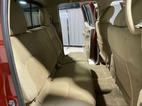 Used 2016 Nissan Frontier SV AWD/4WD image 13