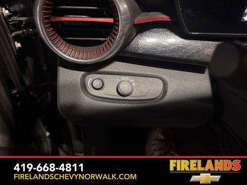 Used 2025 Chevrolet Trax RS w/ Driver Confidence Package image 10