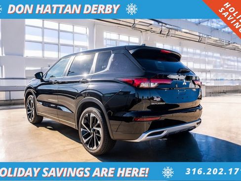 Used 2022 Mitsubishi Outlander SE image 31