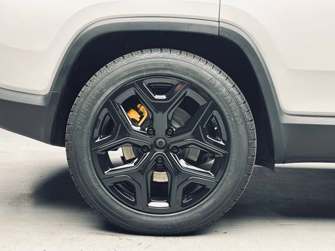 Used 2023 Rivian R1S Launch Edition AWD/4WD image 45