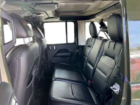 Used 2022 Jeep Wrangler Unlimited Sahara w/ Cold Weather Group image 11