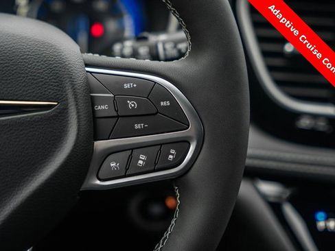 New 2026 Chrysler Pacifica Select image 18