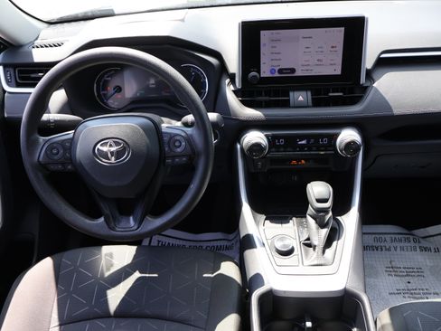 Used 2025 Toyota RAV4 XLE AWD/4WD image 18