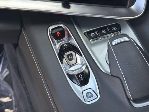 Used 2024 Chevrolet Corvette Stingray Premium Conv w/ Z51 Performance Package image 17