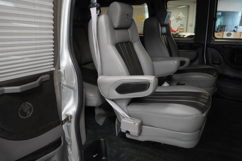 Used 2013 GMC Savana 1500 AWD image 27