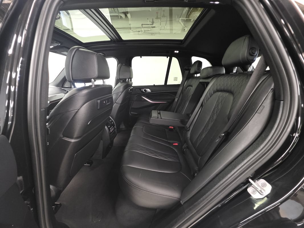 Used 2022 BMW X5 M50i w/ Executive Package AWD/4WD image 20
