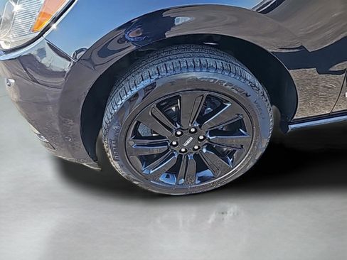 Used 2022 Lincoln Navigator Reserve image 12