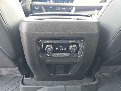 Used 2025 Chevrolet Tahoe High Country image 28