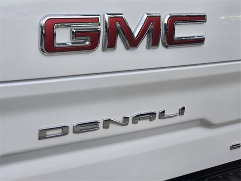 Used 2022 GMC Sierra 1500 Denali w/ Denali Reserve Package image 10