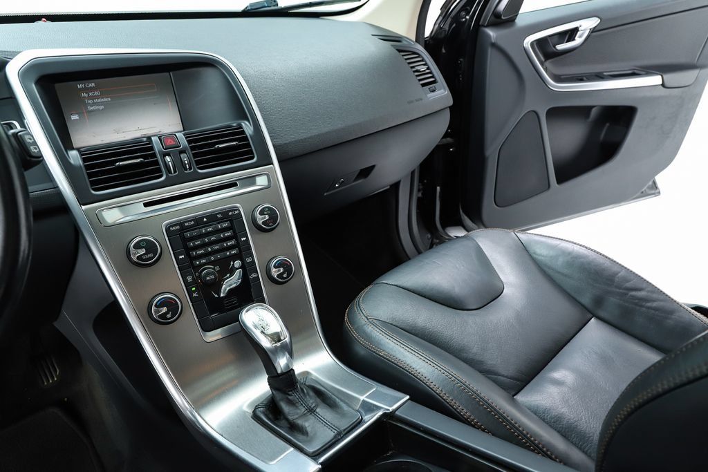 Used 2013 Volvo XC60 T6 AWD/4WD image 23