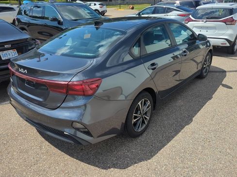 Used 2023 Kia Forte LXS FWD image 4