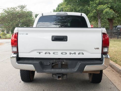 Used 2021 Toyota Tacoma SR5 RWD image 10