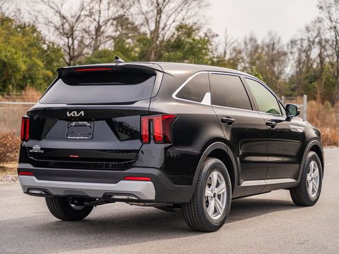 New 2026 Kia Sorento LX FWD image 4