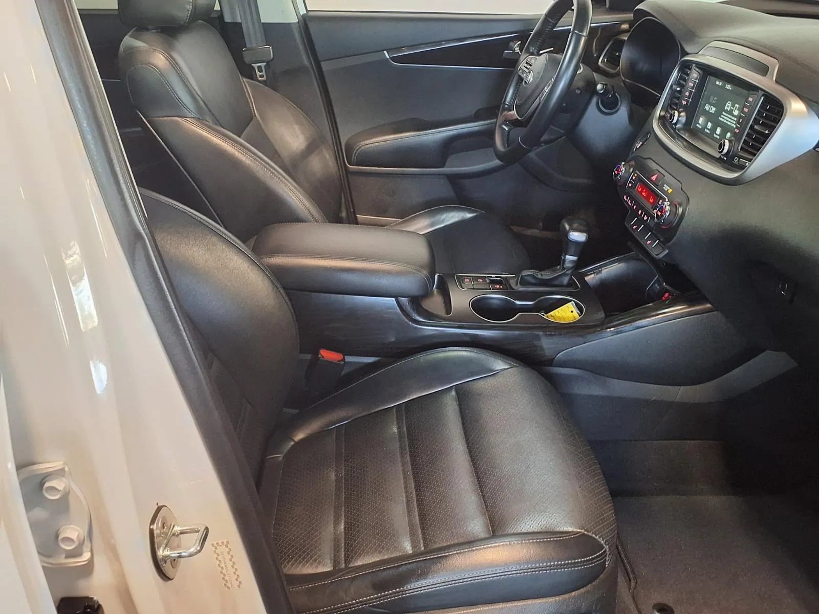 Used 2020 Kia Sorento EX FWD image 13
