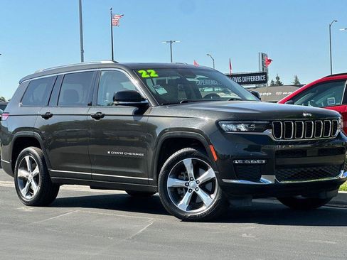 Used 2022 Jeep Grand Cherokee L Limited AWD/4WD image 2