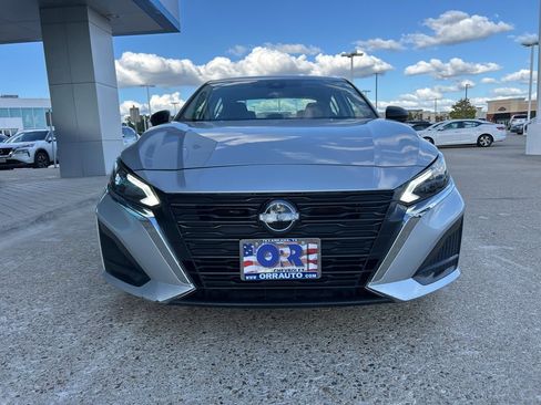 Used 2024 Nissan Altima 2.5 SV image 3