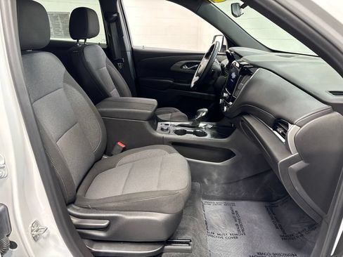 Used 2023 Chevrolet Traverse LT AWD/4WD image 10