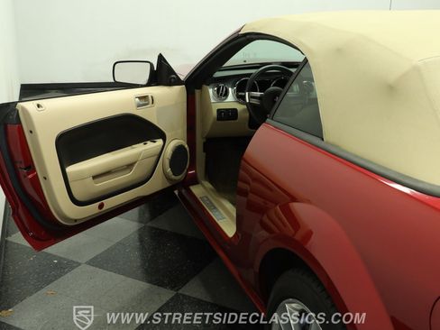 Used 2006 Ford Mustang GT RWD image 33