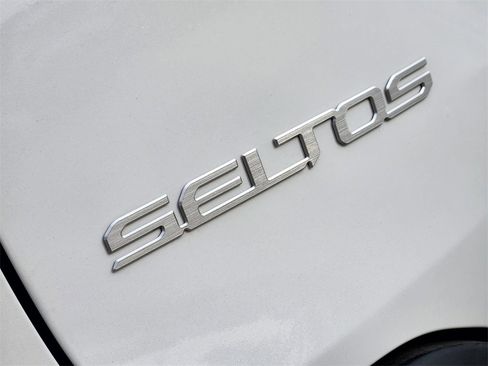 New 2026 Kia Seltos EX w/ EX Sunroof Package image 8