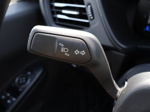 Used 2025 Ford Escape SE FWD image 36