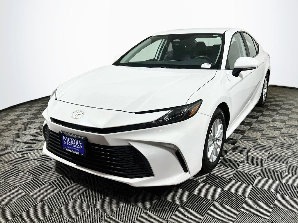 Certified 2025 Toyota Camry LE FWD image 3