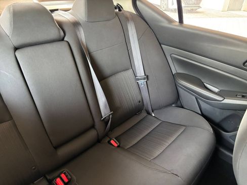 Used 2025 Nissan Altima 2.5 SV FWD image 37