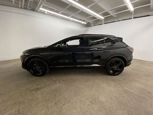 Used 2024 Chevrolet Equinox EV RS image 3