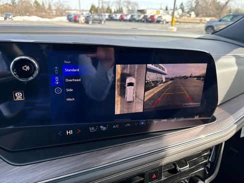 New 2026 Chevrolet Tahoe Premier w/ Sun And Tow Package AWD/4WD image 28