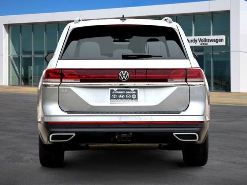 New 2026 Volkswagen Atlas SE FWD image 7