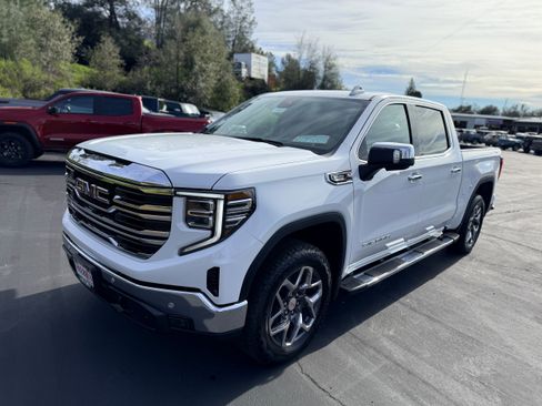 New 2026 GMC Sierra 1500 SLT w/ SLT Premium Package image 1