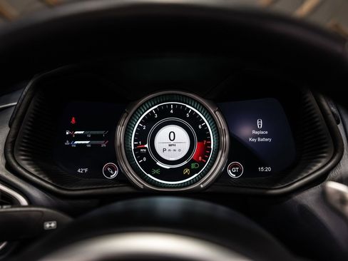 Used 2019 Aston Martin DB11 Volante image 18