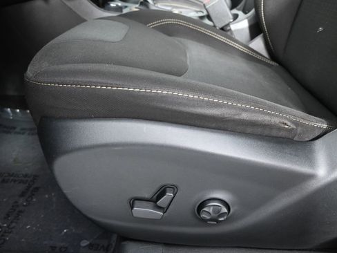 Used 2017 Jeep Cherokee Latitude w/ Safety/Convenience Group AWD/4WD image 22