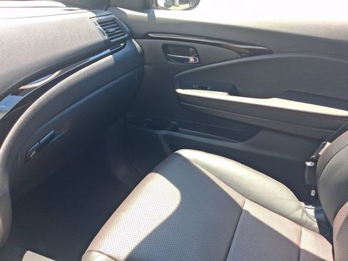 Used 2025 Honda Ridgeline Black Edition image 21