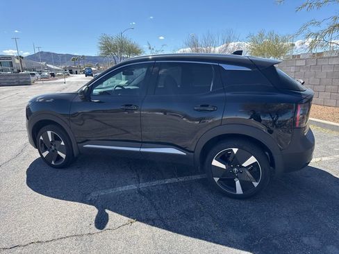 Used 2025 Nissan Kicks SR w/ Illumination Package image 12