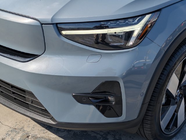 Certified 2023 Volvo C40 P8 Recharge Ultimate AWD/4WD image 9