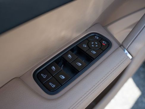 Certified 2019 Porsche Cayenne image 16