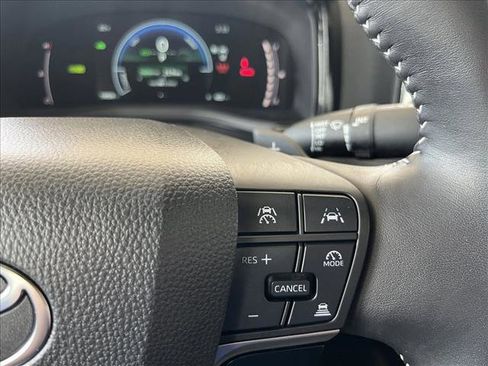 Used 2025 Toyota Camry SE image 20