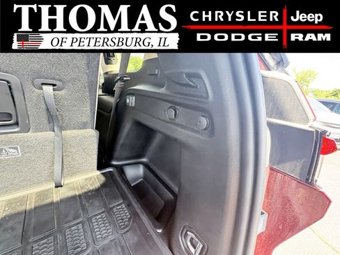 Used 2022 Jeep Grand Cherokee L Limited AWD/4WD image 13