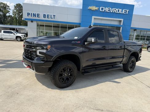 Used 2022 Chevrolet Silverado 1500 ZR2 w/ Technology Package AWD/4WD image 3