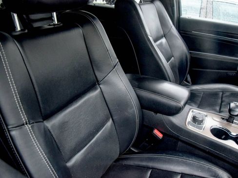 Used 2014 Jeep Grand Cherokee Limited w/ Luxury Group II AWD/4WD image 9