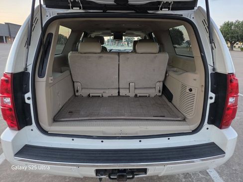 Used 2010 Chevrolet Suburban LTZ image 25