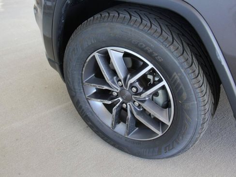 Used 2020 Jeep Grand Cherokee Laredo w/ Quick Order Package 2BN North AWD/4WD image 37