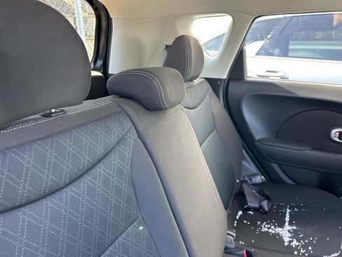 Used 2019 Kia Soul FWD image 12