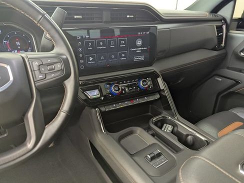 Used 2024 GMC Sierra 2500 AT4 w/ Technology Package AWD/4WD image 14