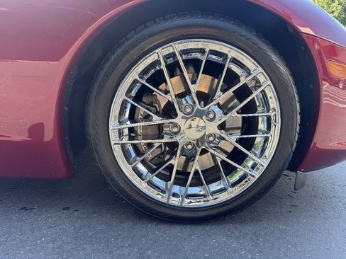 Used 2005 Chevrolet Corvette Convertible w/ Preferred Equipment Group RWD image 19