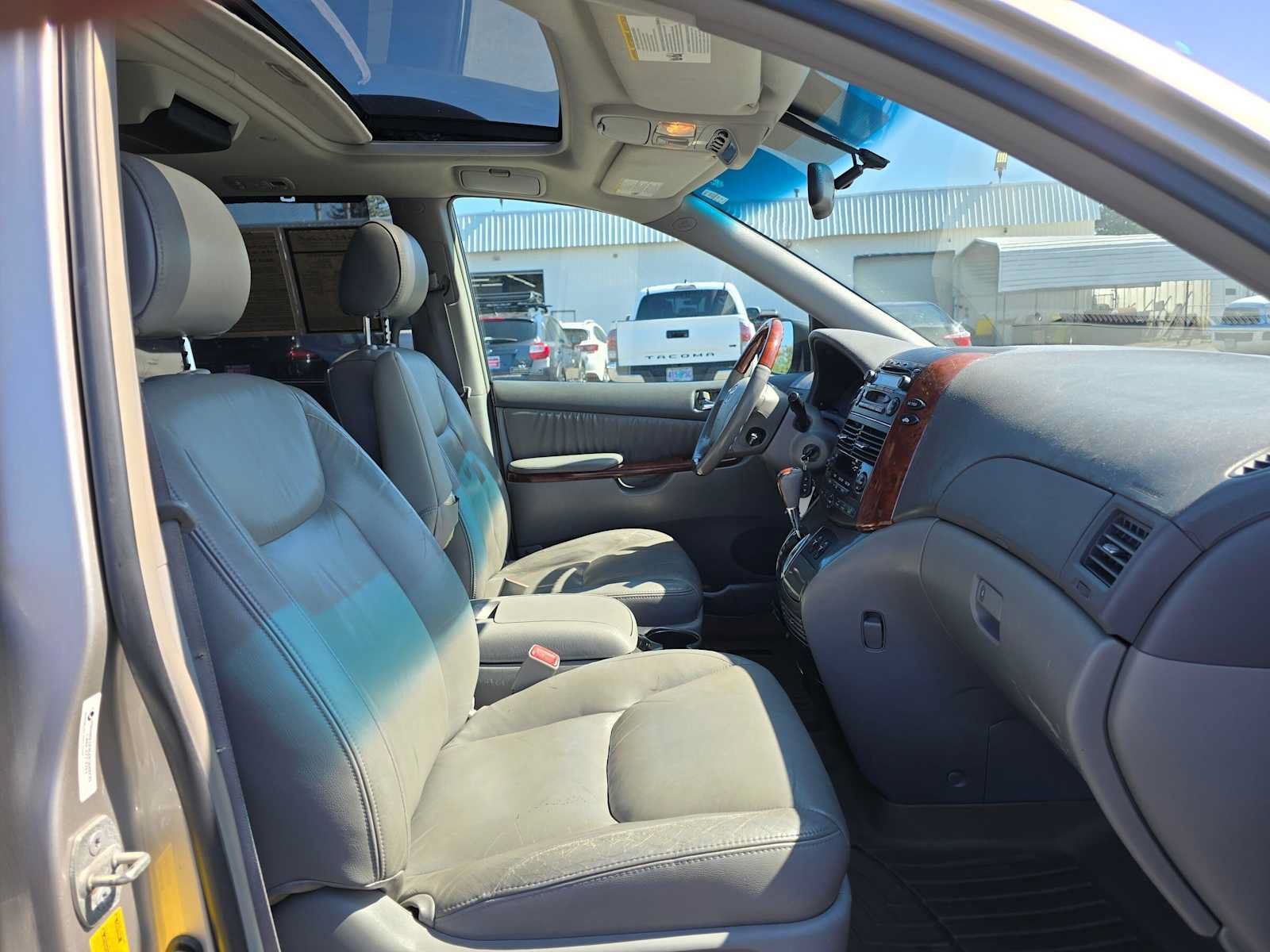 Used 2005 Toyota Sienna XLE Limited w/ XLE Limited Pkg 1 FWD image 12